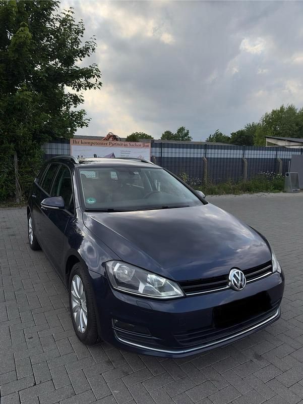 Blau Gebraucht 2016 VW Golf VII Kombi | 7.000 € (Etwas zu teuer) - Bild 1/4