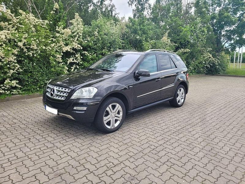Braun Gebraucht 2011 Mercedes ML300 SUV | 9.300 € (Superpreis) - Bild 1/4