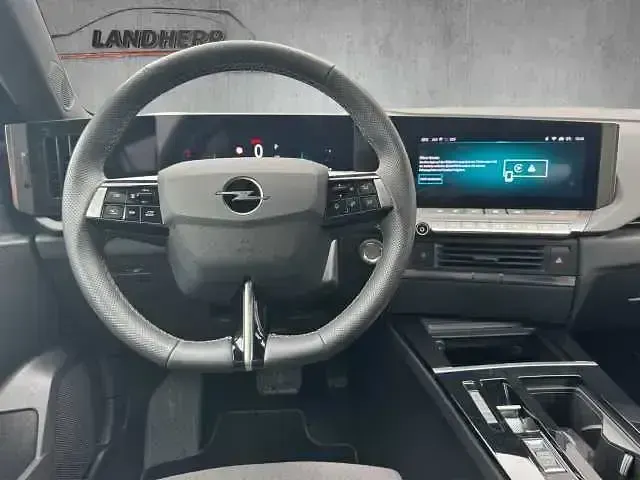 Gebraucht Opel Astra 131 PS (96 kW) 2025 Karbon schwarz (metallic) Kleinwagen