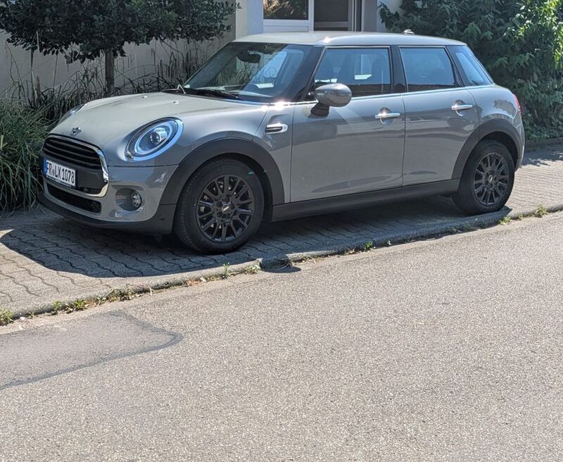 Grau Gebraucht 2021 Mini ONE Kleinwagen | 16.290 € (Guter Preis) - Bild 1/4