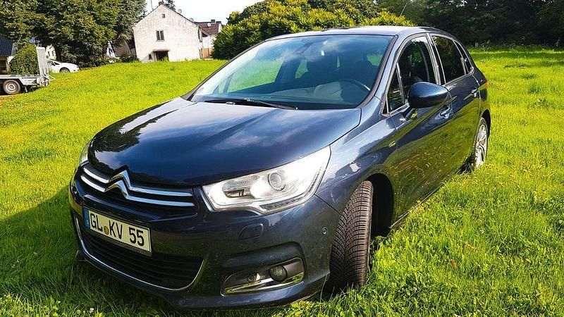 Blau Gebraucht 2012 Citroën C4 Exclusive Limousine | 7.800 € (Fairer Preis) - Bild 1/4