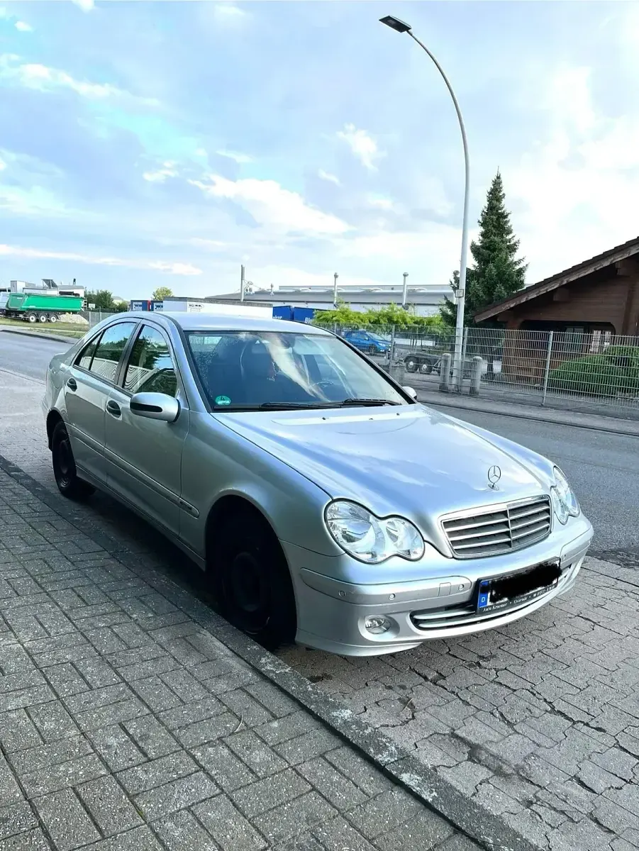 Gebraucht Mercedes C200 122 PS (89 kW) 2005 Silber Limousine