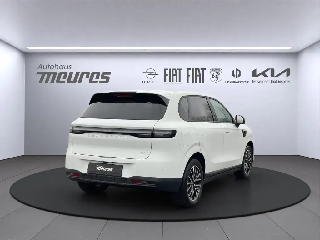 Neu Leapmotor B10 160 kW (218 PS) 2026 Weiss SUV