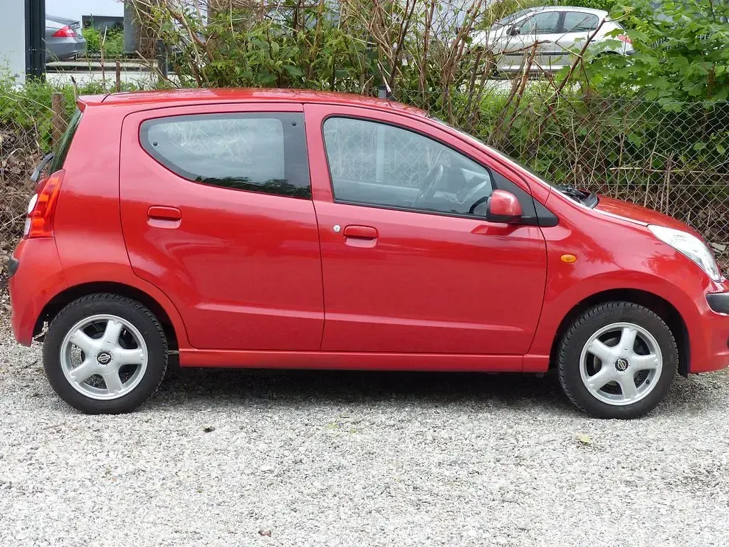 Gebraucht Nissan Pixo Acenta 68 PS (50 kW) 2010 Rot Kleinwagen