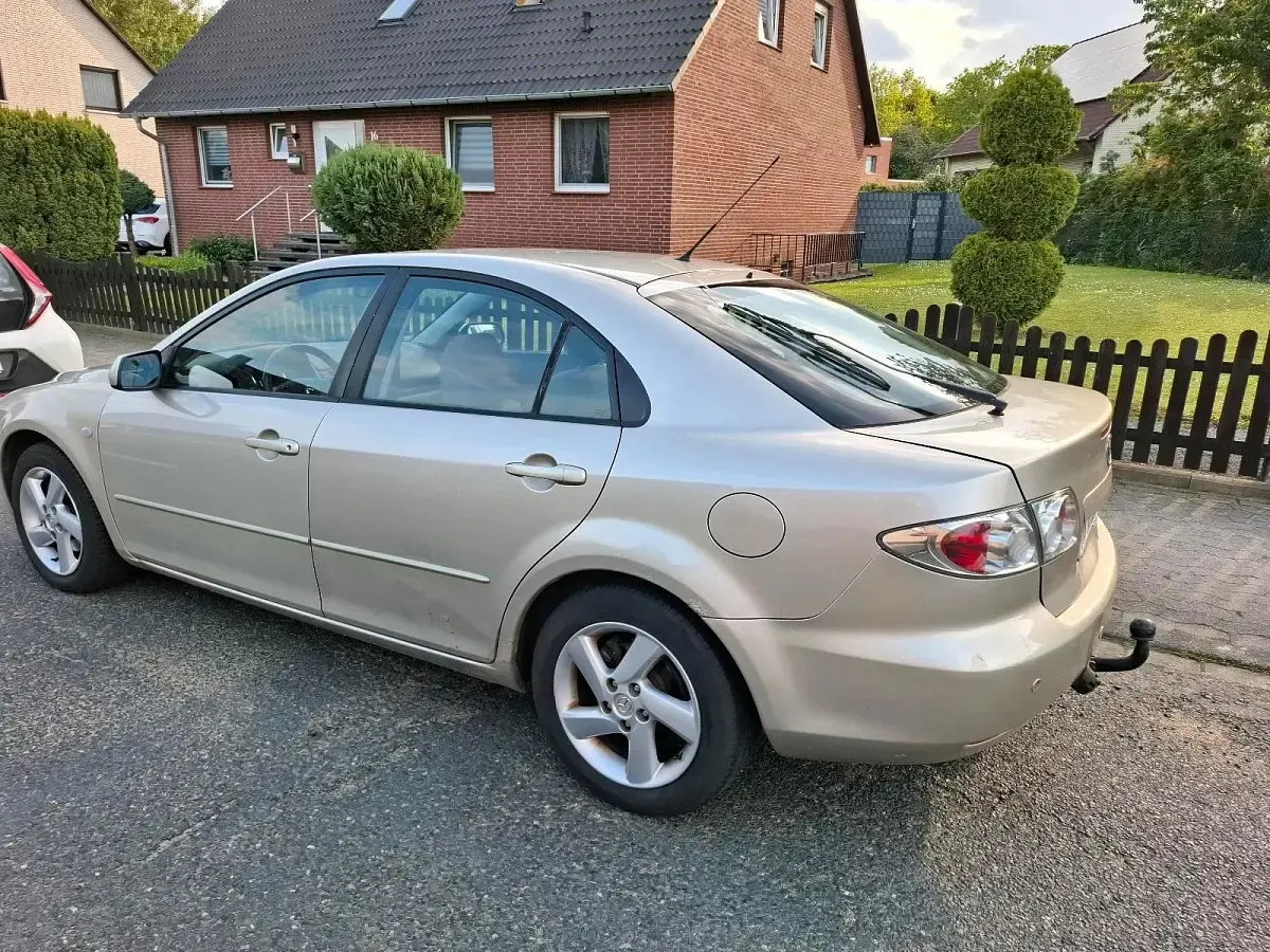 Używany Mazda 6 139 KM (102 kW) 2003 Złoty Sedan/Limuzyna