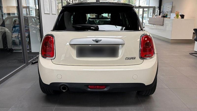 Gebraucht Mini Cooper 136 PS (100 kW) 2015 Weiß Kleinwagen