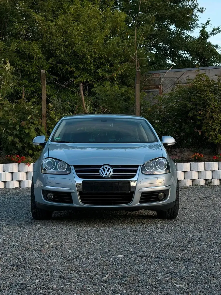 Gebraucht VW Jetta 122 PS (89 kW) 2009 Blau Limousine