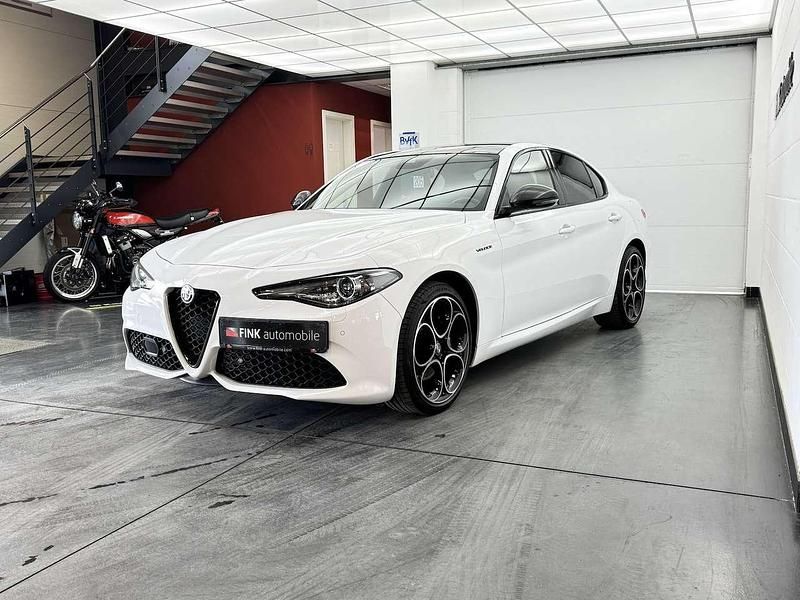 Second-hand Alfa Romeo Giulia Veloce 280 CP (205 kW) 2022 Negru Berlinǎ