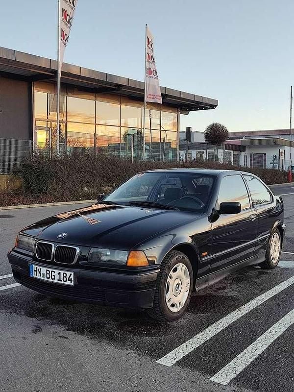 Schwarz Gebraucht 1997 BMW 316 Coupé | 2.100 € (Guter Preis) - Bild 1/4