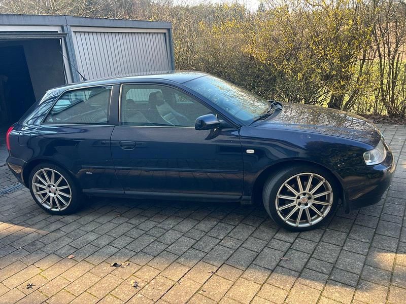 Gebraucht Audi A3 131 PS (96 kW) 2002 Blau Kleinwagen