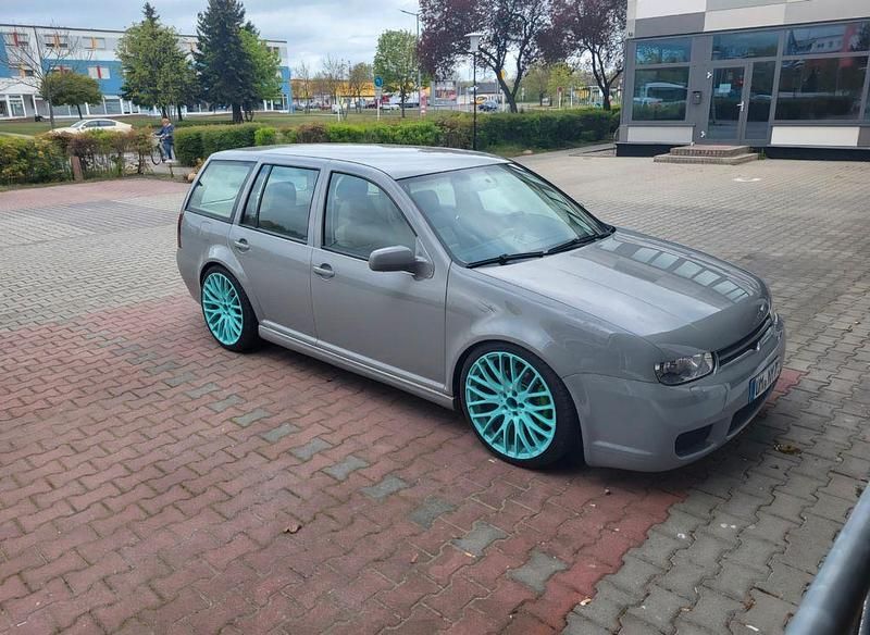 Grau Gebraucht 2003 VW Golf IV Highline Kombi | 6.499 € - Bild 1/4