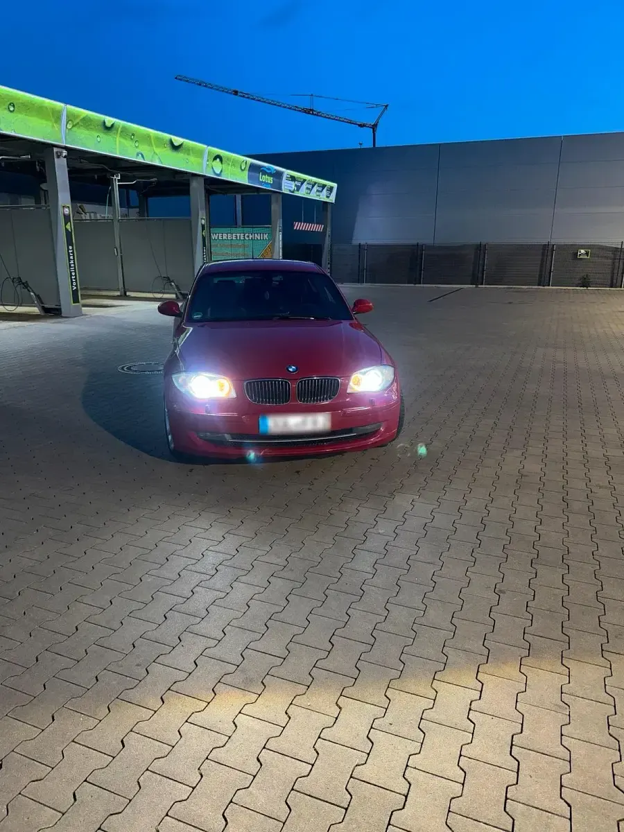 Gebraucht BMW 123 204 PS (150 kW) 2009 Rot Kleinwagen