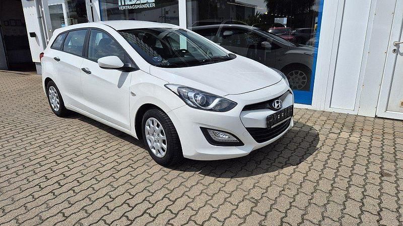 Weiß Gebraucht 2013 Hyundai i30 Classic Kombi | 6.790 € (Fairer Preis) - Bild 1/4
