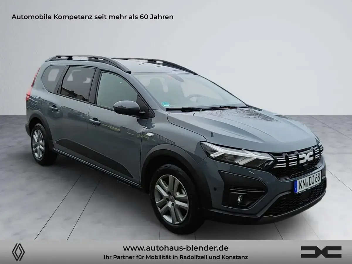 Gebraucht Dacia Jogger Expression 110 PS (80 kW) 2024 Schiefergrau Van / Kleinbus