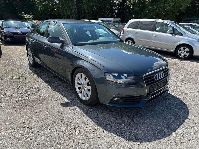 Grau Gebraucht 2010 Audi A4 Attraction Limousine | 6.350 € (Guter Preis) - Bild 1/4