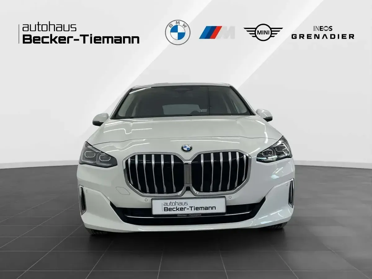 Gebraucht BMW 218 Sport Line 150 PS (110 kW) 2022 Weiß Coupé