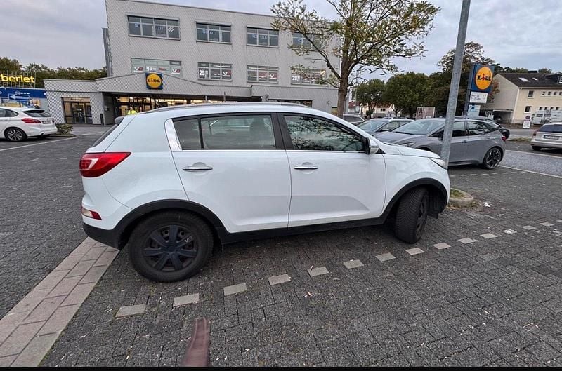 Weiß Gebraucht 2012 Kia Sportage Vision SUV | 7.800 € (Guter Preis) - Bild 1/4