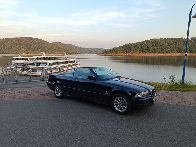Gebraucht BMW 318 Cabriolet 116 PS (85 kW) 1999 Blau Cabrio