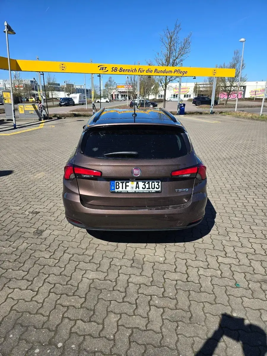 Usata Fiat Tipo Lounge 120 CV (88 kW) 2017 Marrone Station wagon
