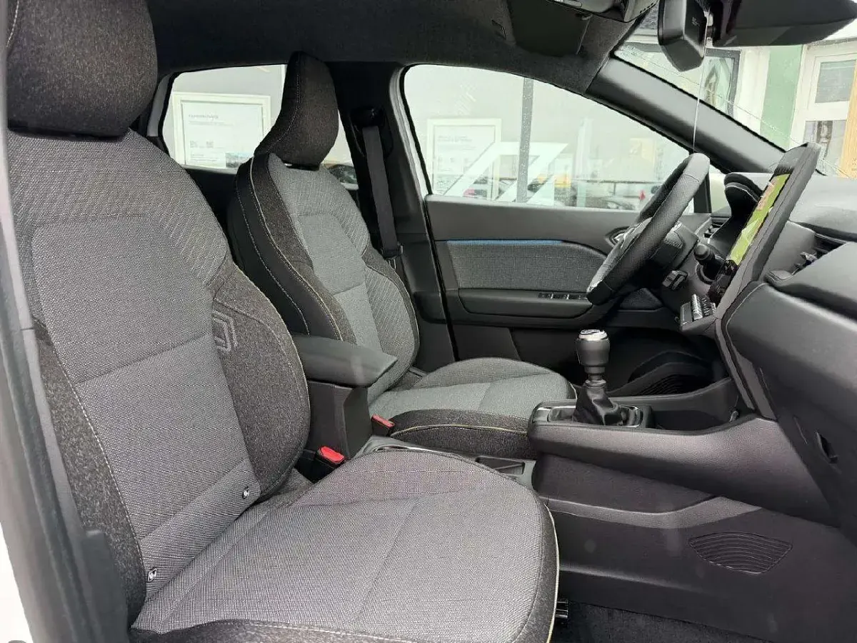Neu Renault Captur Techno 91 PS (66 kW) 2025 Perlmuttweiß, dach in perlmut SUV