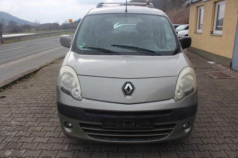 Gebraucht Renault Kangoo 90 PS (66 kW) 2010 Silber Van / Kleinbus