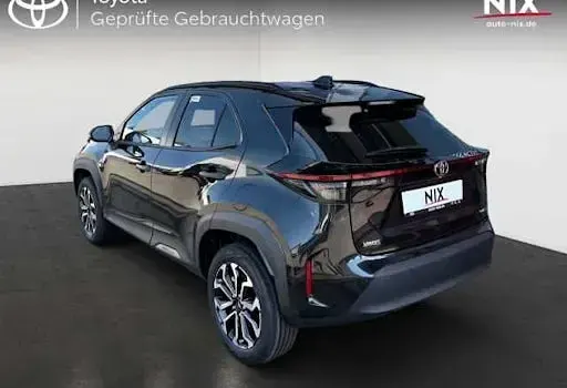 Neu Toyota Yaris Cross 130 PS (95 kW) 2026 Schwarz SUV