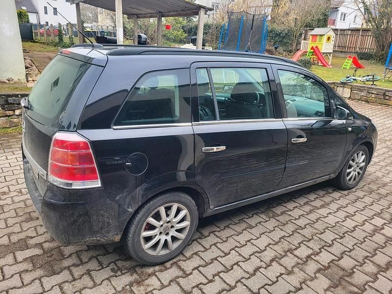 Gebraucht Opel Zafira 150 PS (110 kW) 2005 Schwarz Van / Kleinbus
