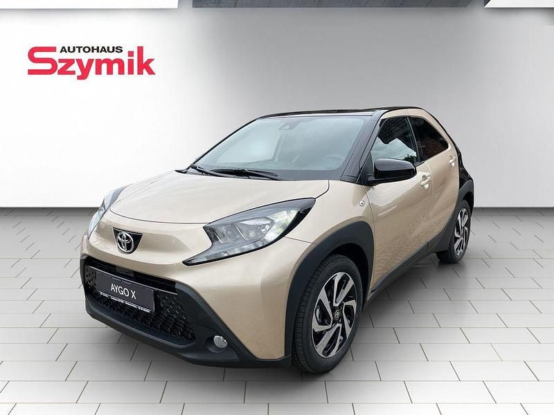 Gingerbeige Neu 2025 Toyota Aygo Kleinwagen | 16.840 € - Bild 1/4