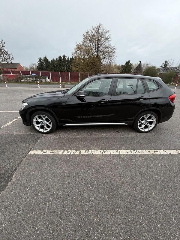 Gebraucht BMW X1 140 PS (102 kW) 2012 Schwarz SUV