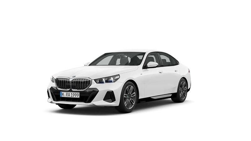 Alpinweiss uni Neu 2025 BMW 540 M Sport Limousine | 62.159 € - Bild 1/4