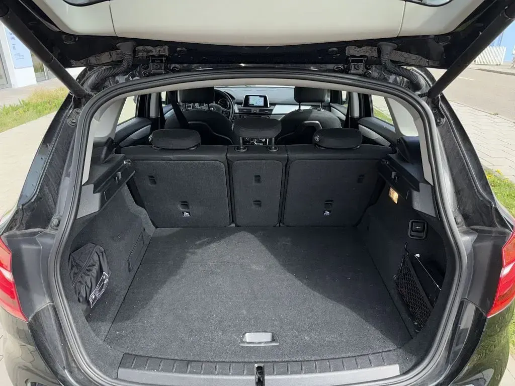 Gebraucht BMW 218 Active Tourer Advantage 150 PS (110 kW) 2019 Schwarz uni Van / Kleinbus