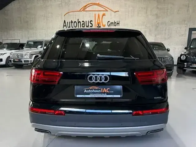 Gebraucht Audi Q7 Ambiente 218 PS (160 kW) 2016 Tiefschwarz SUV