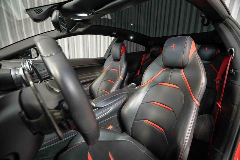 Gebraucht Ferrari GTC4Lusso 689 PS (506 kW) 2016 Rot Kombi