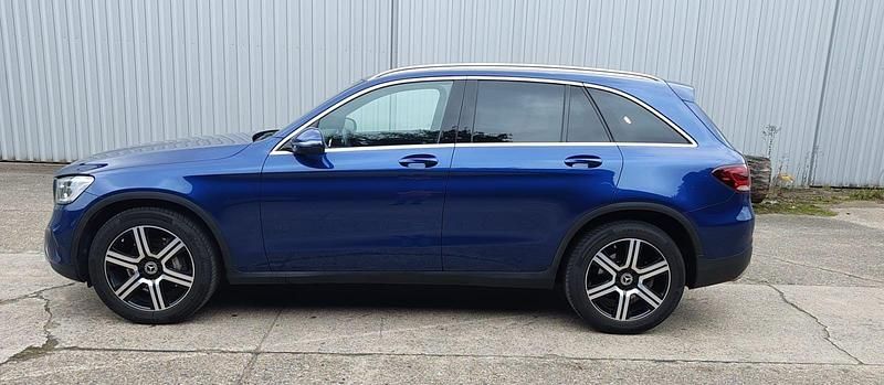 Blau Gebraucht 2020 Mercedes GLC400d SUV | 34.900 € (Superpreis) - Bild 1/4