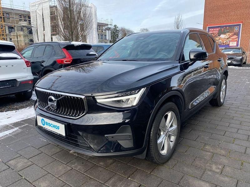 Używany Volvo XC40 Core 163 KM (119 kW) 2025 Czarny SUV