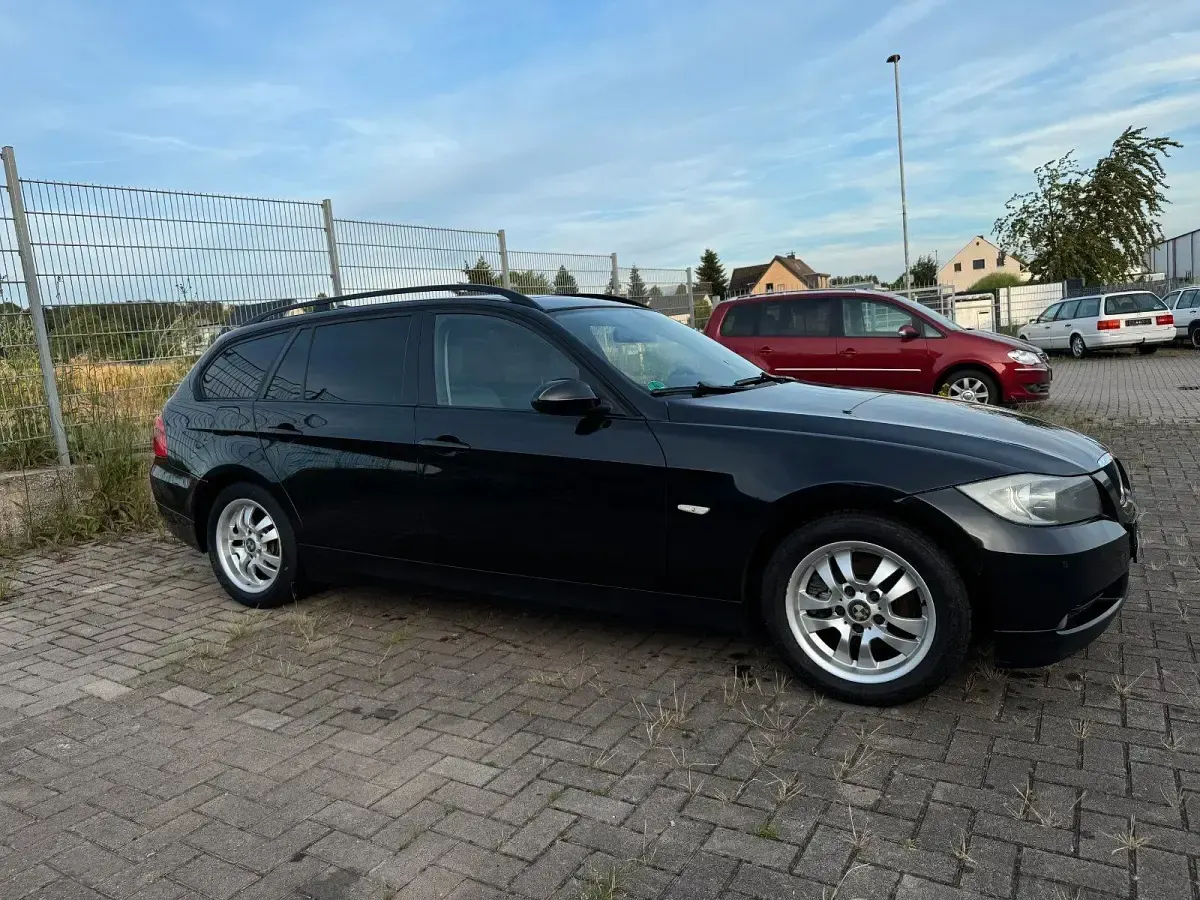 Gebraucht BMW 320 163 PS (119 kW) 2006 Schwarz Kombi