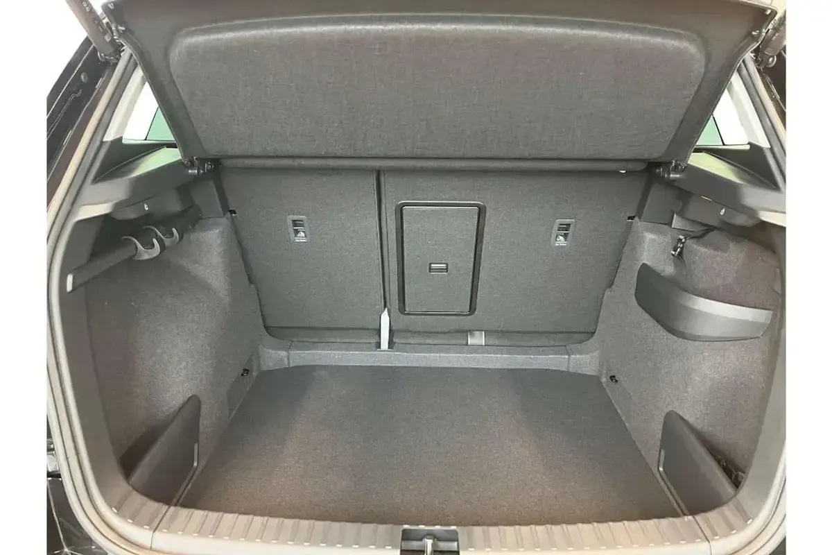 Neu Skoda Karoq Selection 150 PS (110 kW) 2026 1z  black magic met. SUV