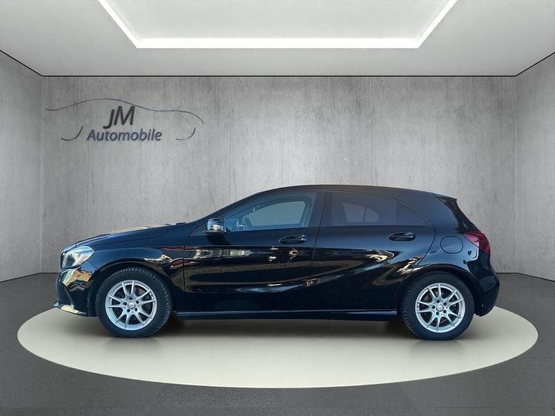 Gebraucht Mercedes A160 102 PS (75 kW) 2017 Schwarz Limousine