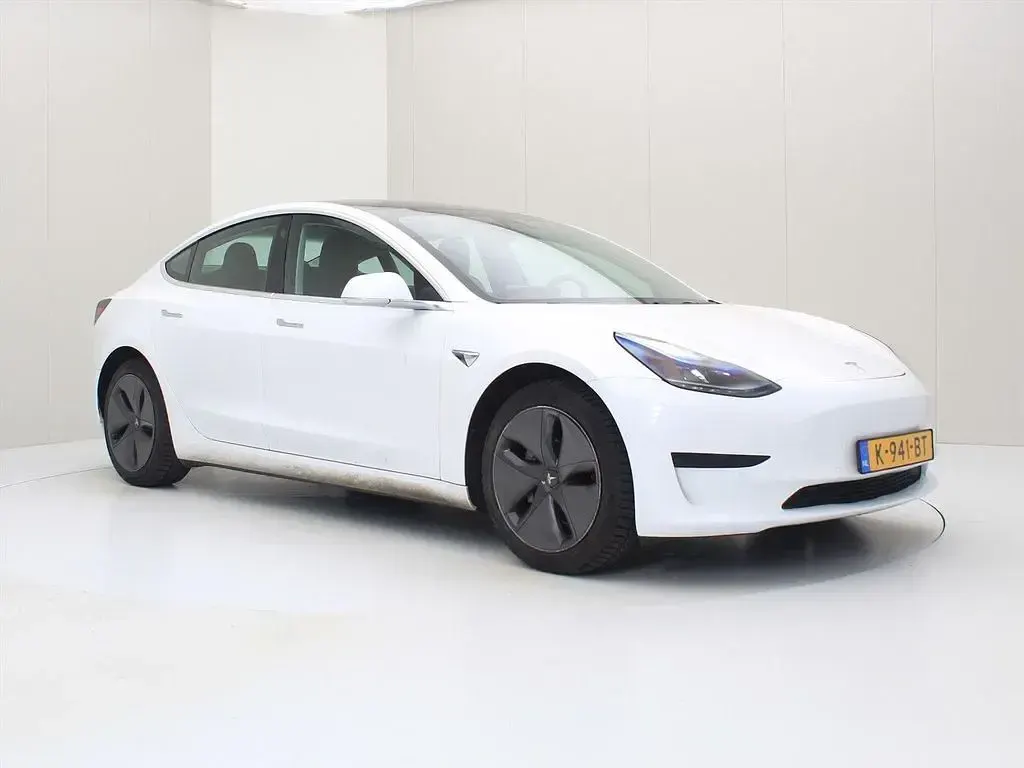 Gebraucht Tesla Model 3 Standard Range 225 kW (306 PS) 2020 Weiß Limousine