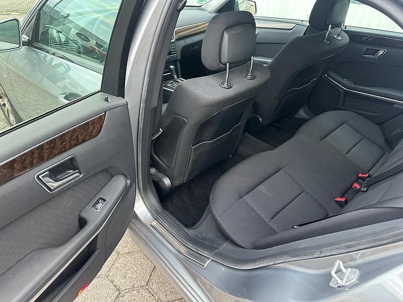 Gebraucht Mercedes E200 184 PS (135 kW) 2010 Grau Limousine