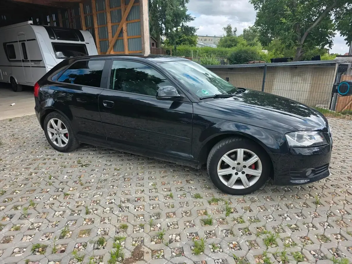 Gebraucht Audi A3 Sportback 125 PS (91 kW) 2009 Schwarz Kleinwagen