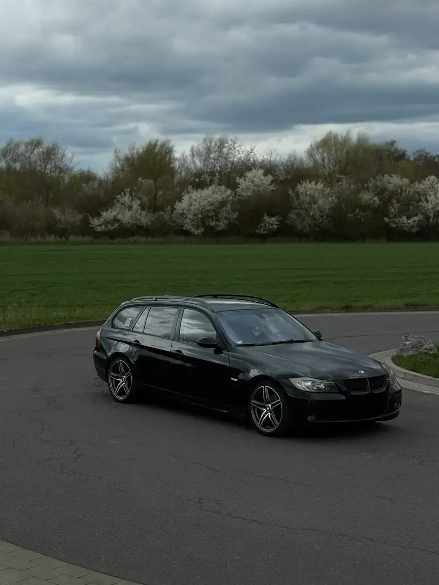 Gebraucht BMW 320 Basis 163 PS (119 kW) 2006 Schwarz Kombi