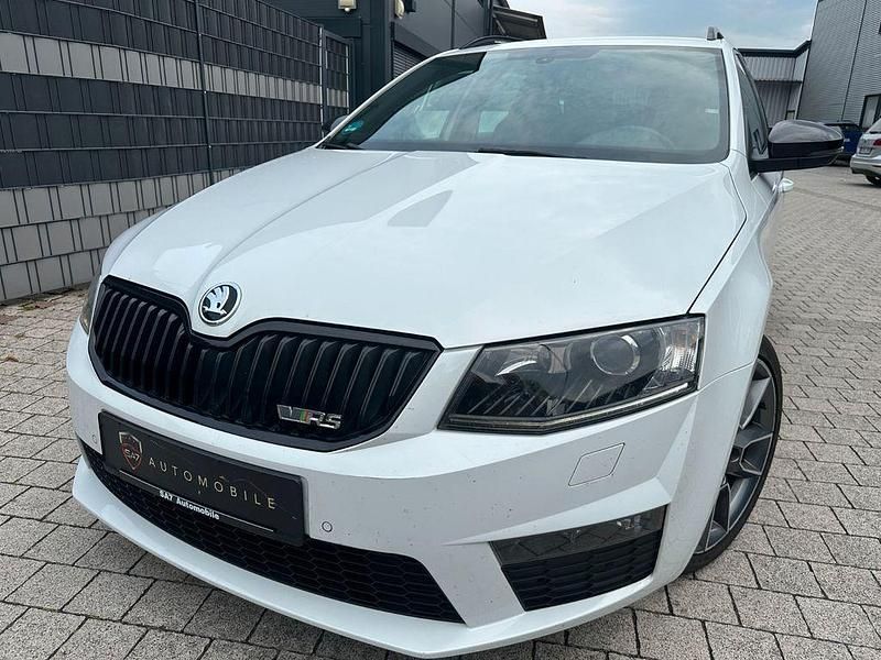 Bila moon/moon white Gebraucht 2017 Skoda Octavia RS Kombi | 12.900 € (Guter Preis) - Bild 1/4