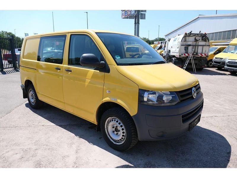 Begagnad VW Transporter 84 HK (61 kW) 2010 Gul Van
