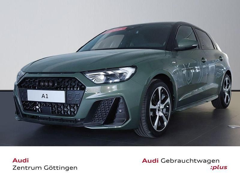 Distriktgrün metallic/mytho... Gebraucht 2025 Audi A1 Sportback S-Line Kleinwagen | 28.680 € (Fairer Preis) - Bild 1/4