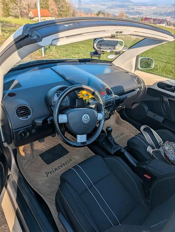 Gebraucht VW New Beetle 116 PS (85 kW) 2009 Beige Kleinwagen