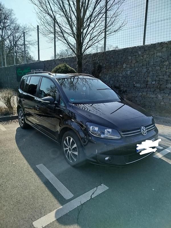 Schwarz Gebraucht 2012 VW Touran Match Van / Kleinbus | 10.000 € (Fairer Preis) - Bild 1/4
