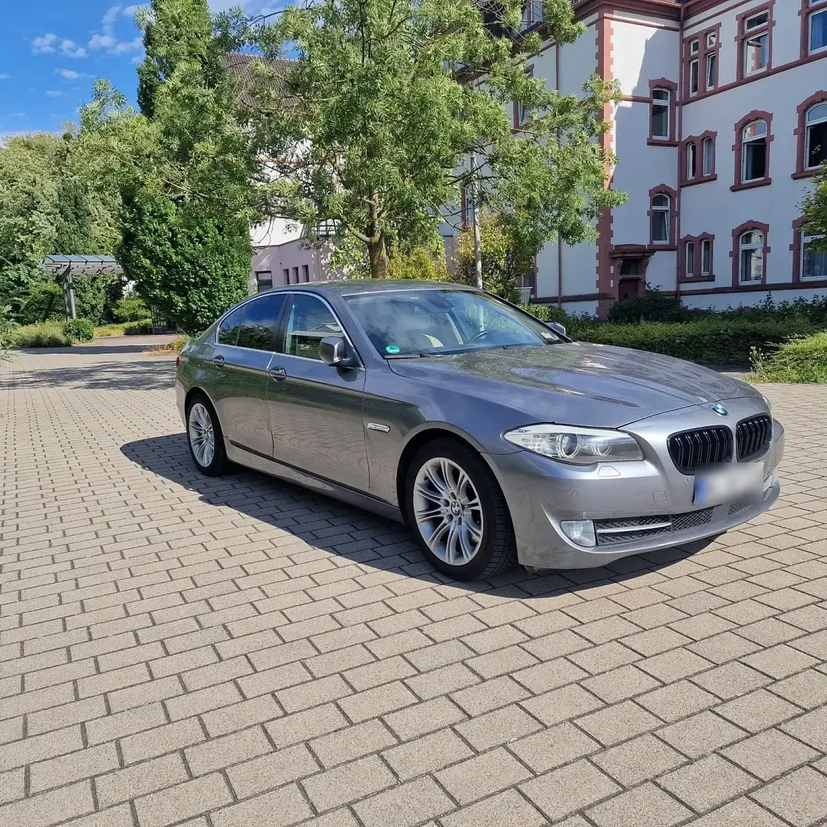 Gebraucht BMW 530 245 PS (180 kW) 2010 Braun Limousine