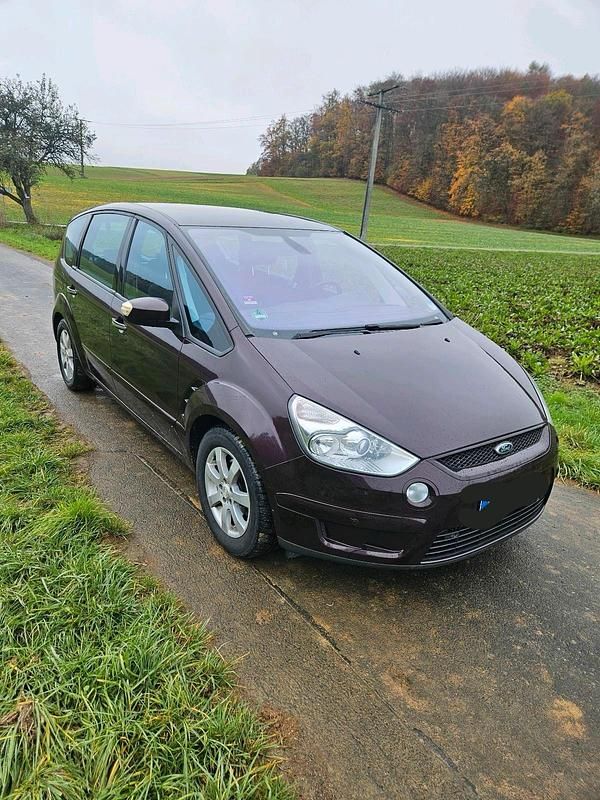 Gebraucht Ford S-MAX S 140 PS (102 kW) 2009 Rot Van / Kleinbus