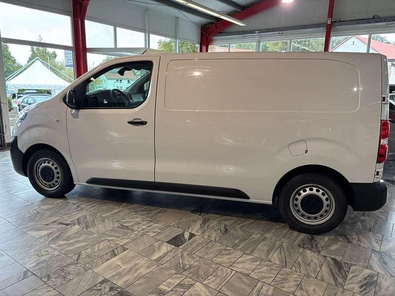 Gebraucht Opel Vivaro Edition 120 PS (88 kW) 2023 Weiß Van / Kleinbus